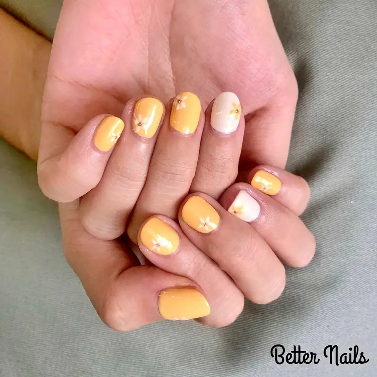 Marigold yellow gel with gold flake accents